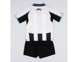 Newcastle United Domáci Detský futbalový dres 2025-26 Krátky Rukáv (+ trenírky)